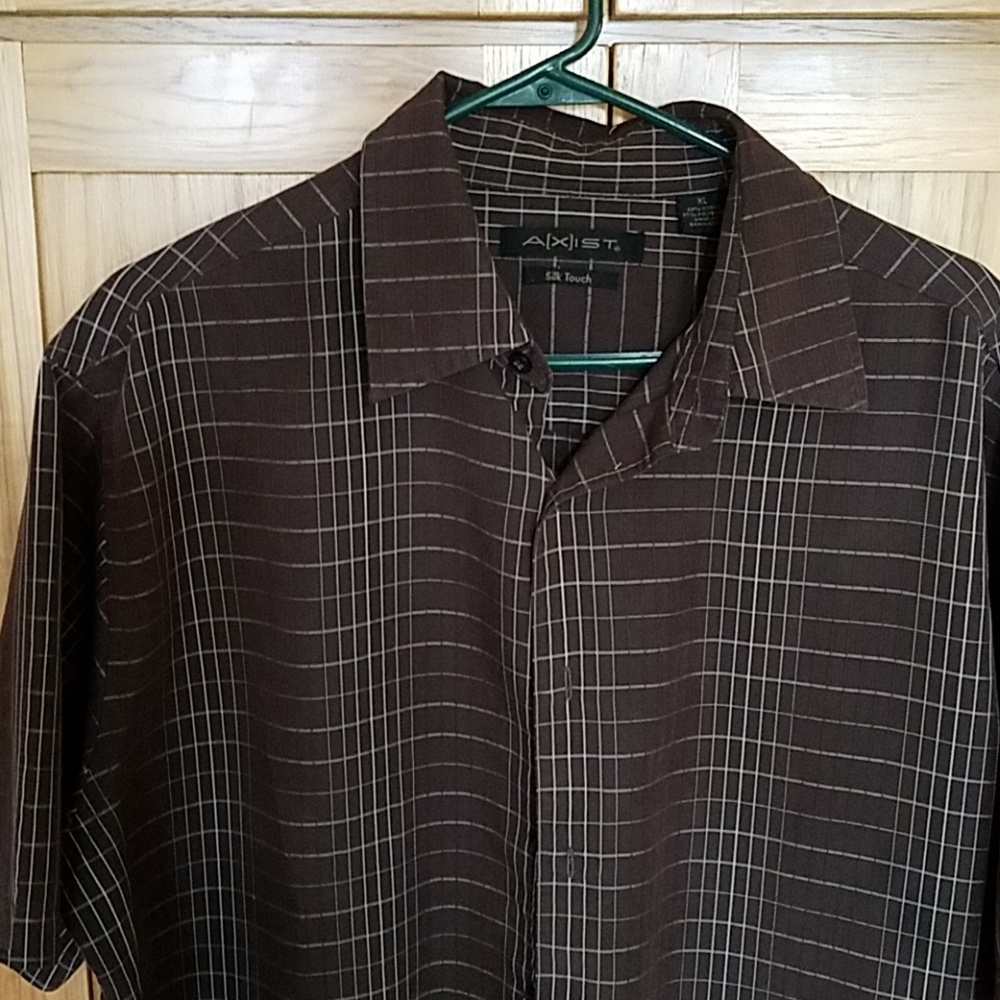 AXist mens XL silk touch short sleeve shirt